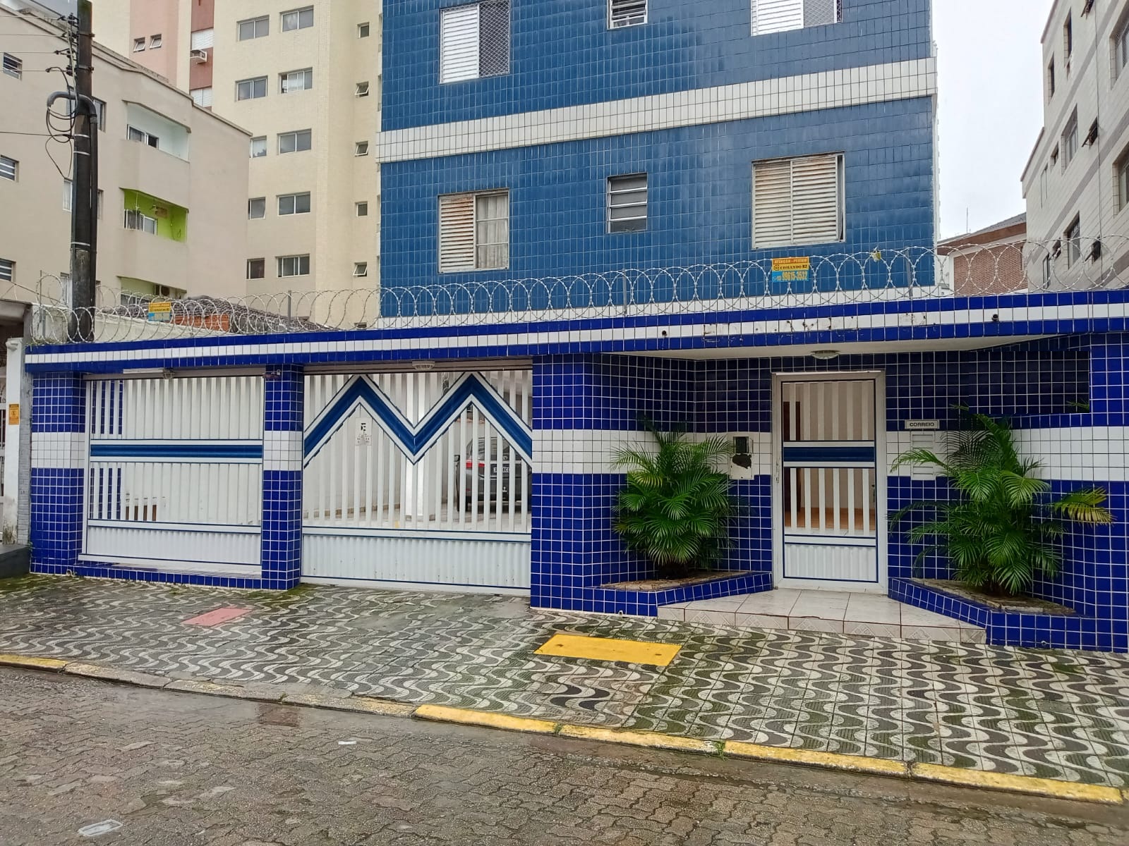 Apartamento na Guilhermina, locação definitivo REF 333