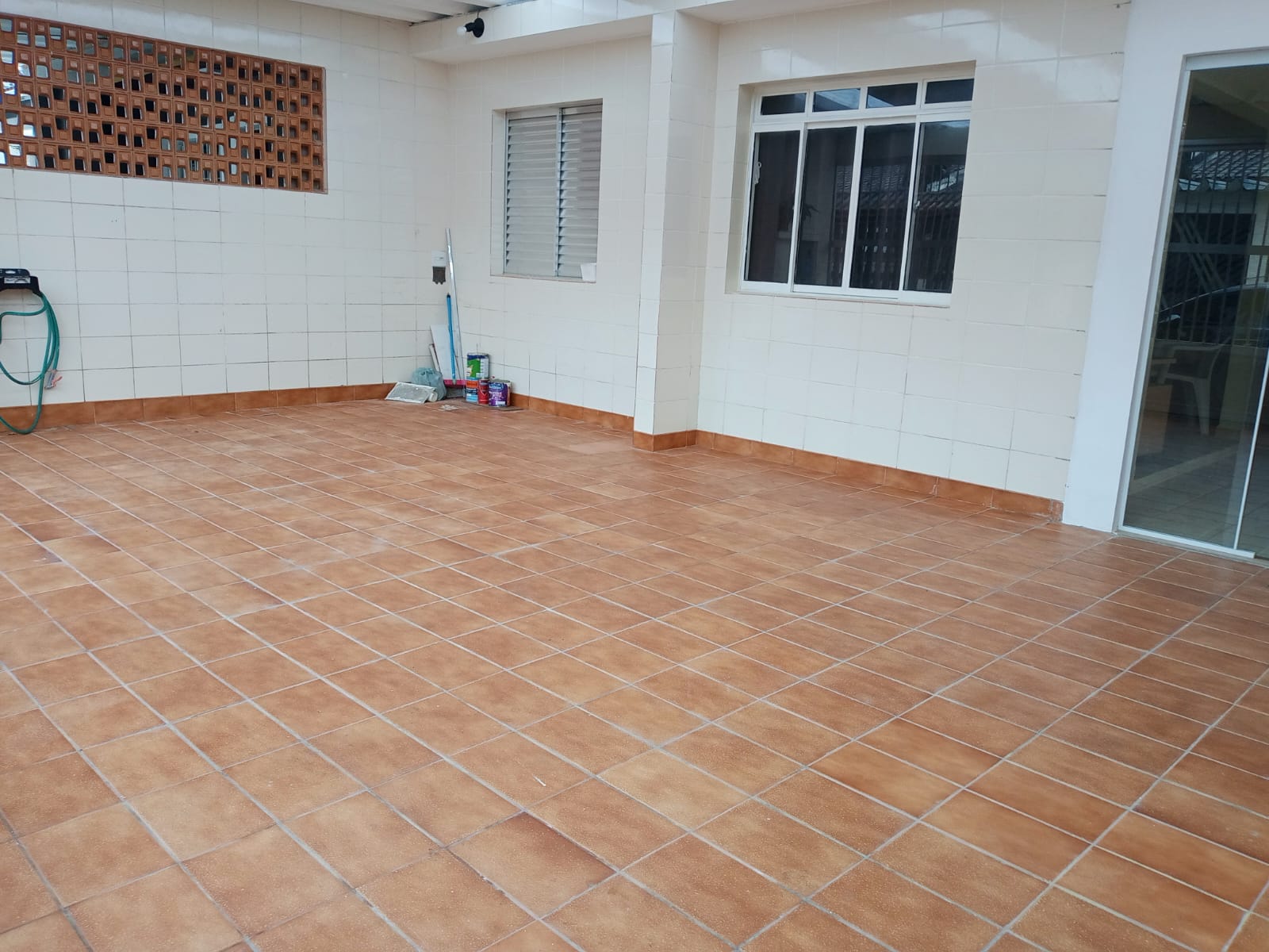 Linda Casa Próximo a Praia REF 357